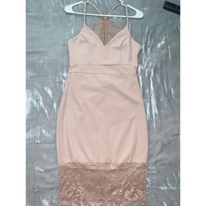 Windsor lace detailed dress
